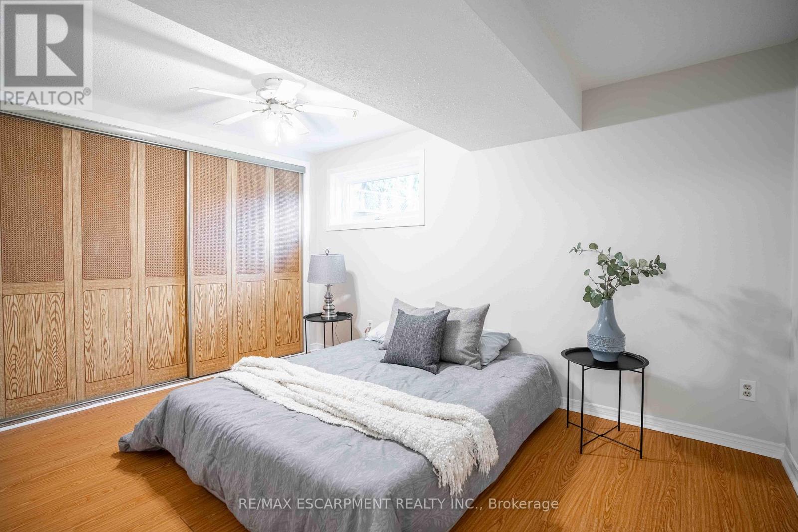 2559 Kingsberry Crescent, Mississauga, Ontario  L5B 2K7 - Photo 37 - W12473800