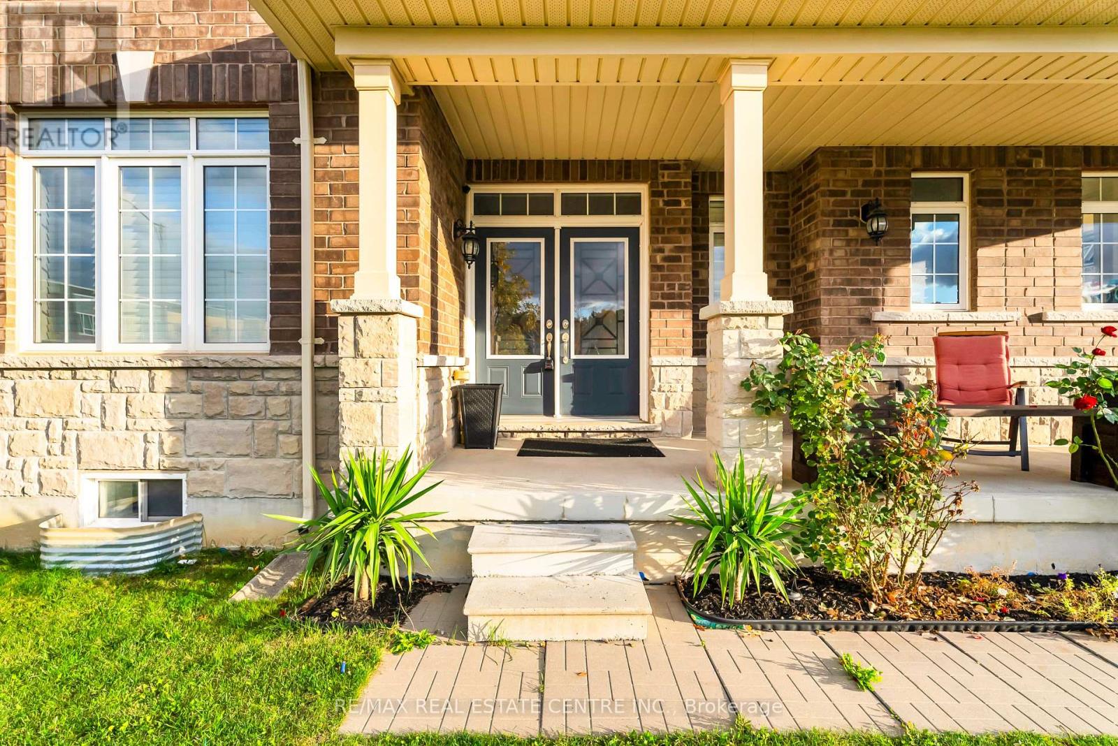 1 Perdita Road, Brampton (Bram West), Ontario  L6Y 6B1 - Photo 4 - W12473862