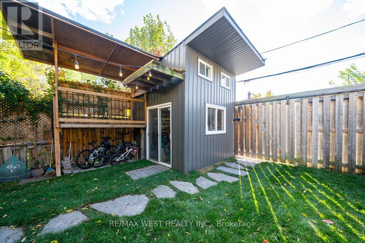 176 Sixth Street, Toronto, Ontario  M8V 3A5 - Photo 39 - W12471326