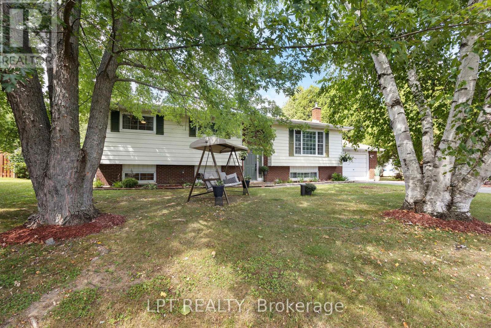 656 Kitley 3 Line, Elizabethtown-Kitley, Ontario  K0G 1G0 - Photo 2 - X12473932