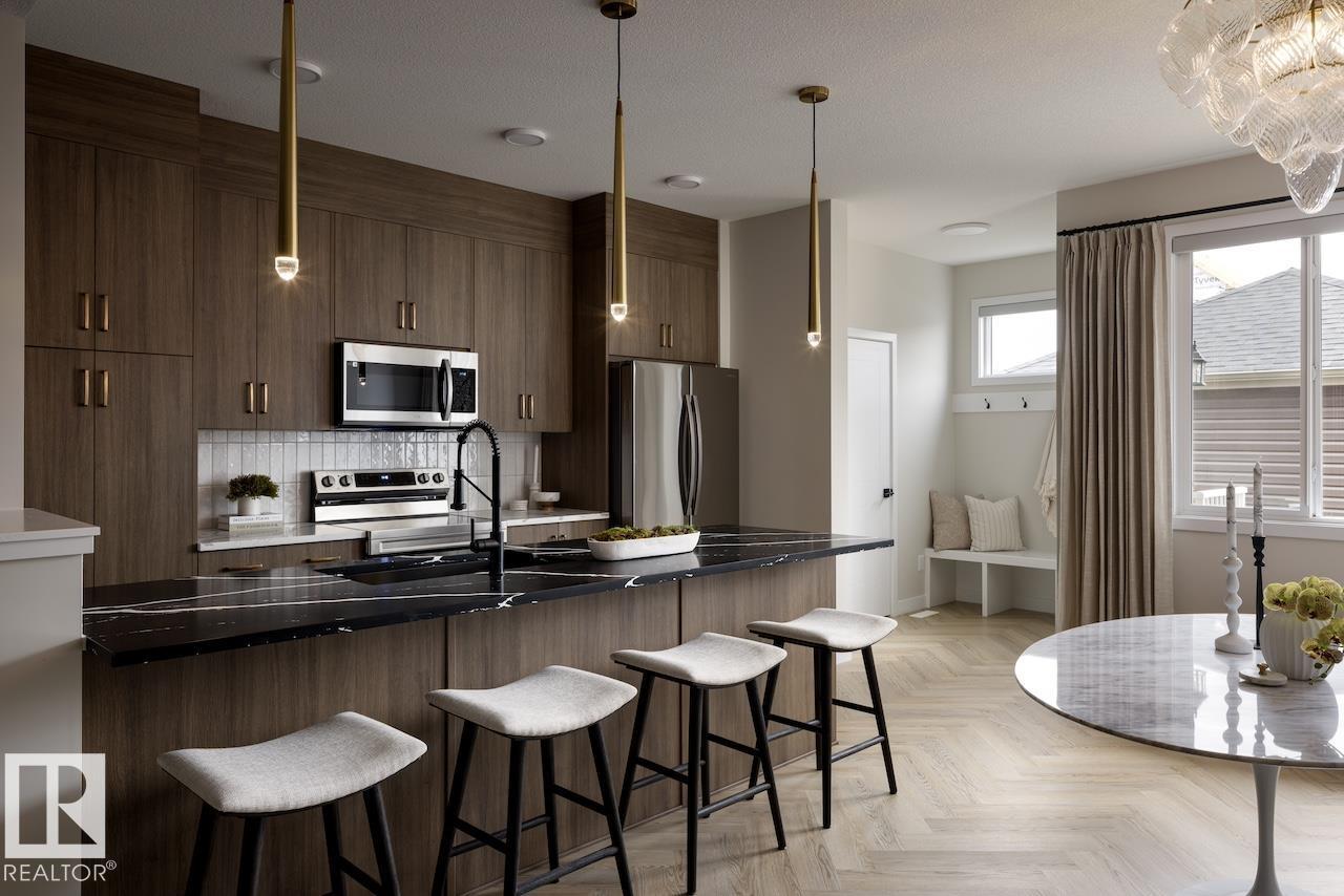 657 Cambrian Bv, Sherwood Park, Alberta  T0B 0B0 - Photo 2 - E4462928