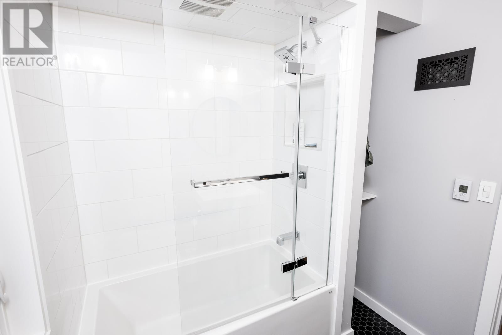 56 Rupert St, Thunder Bay, Ontario  P7B 3W7 - Photo 20 - TB253255