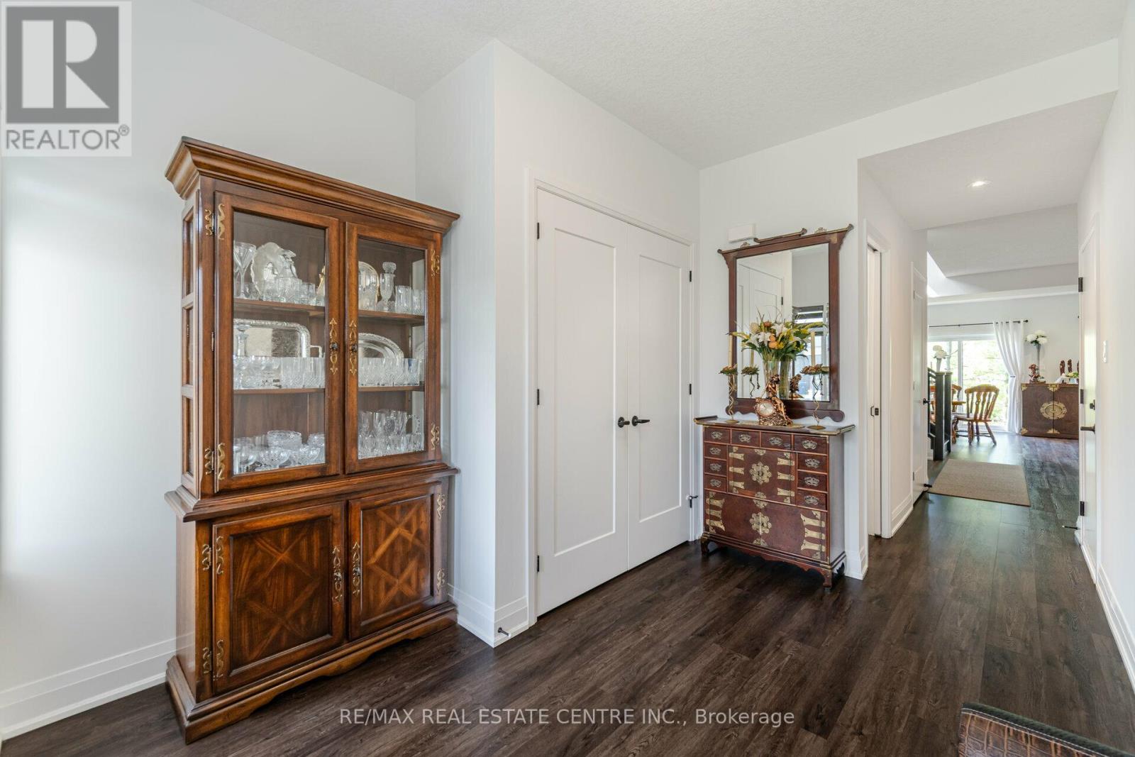 43 Ferris Circle, Guelph, Ontario  N1G 0H2 - Photo 5 - X12473709