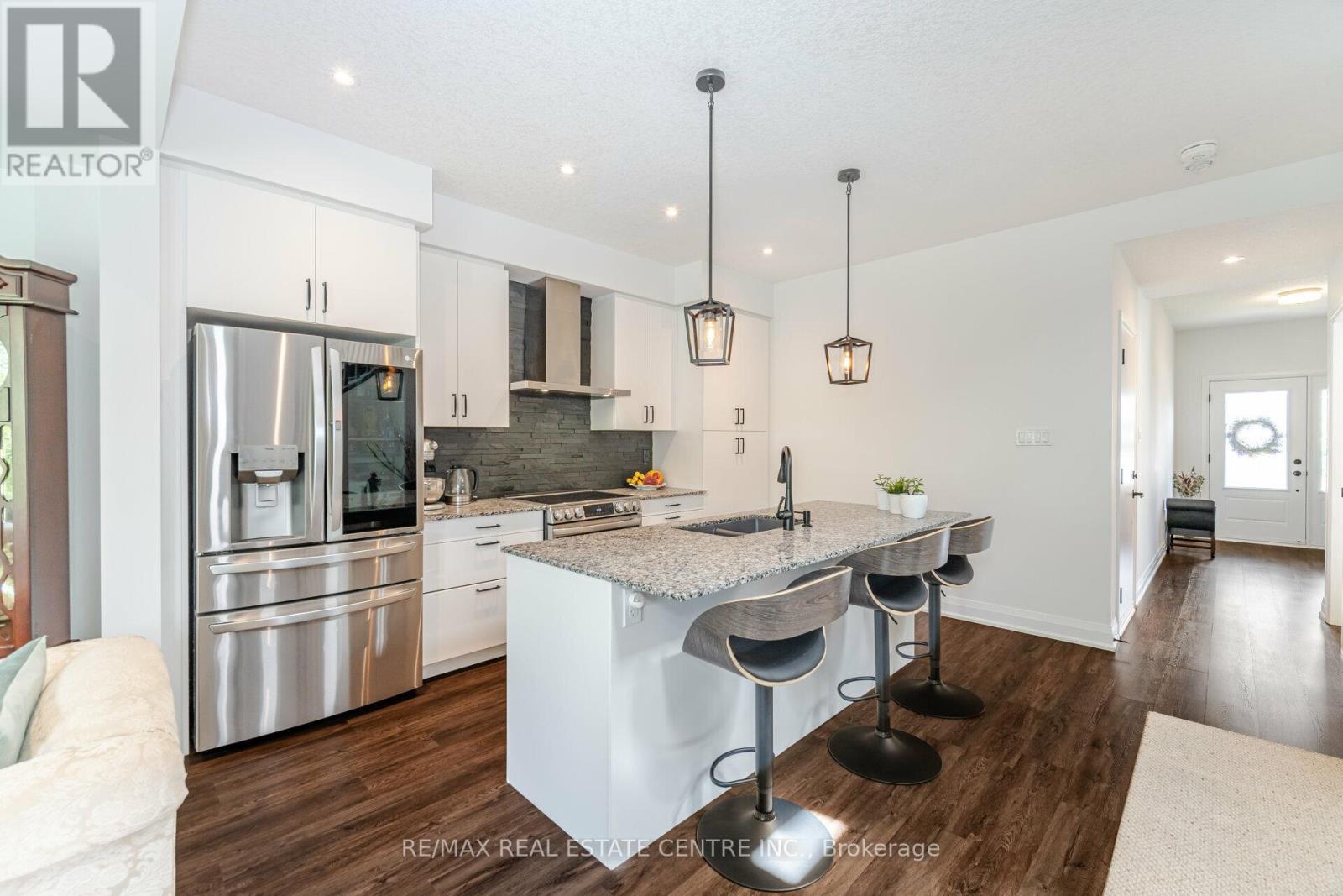 43 Ferris Circle, Guelph, Ontario  N1G 0H2 - Photo 7 - X12473709