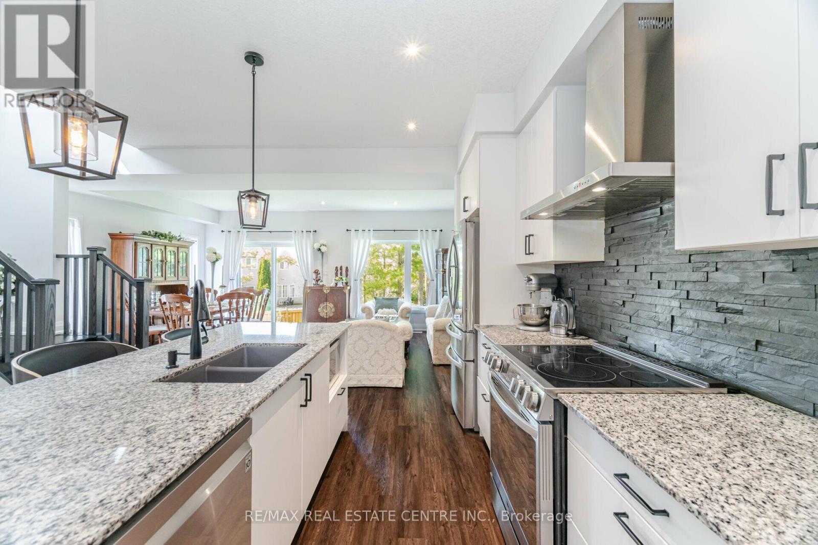 43 Ferris Circle, Guelph, Ontario  N1G 0H2 - Photo 8 - X12473709