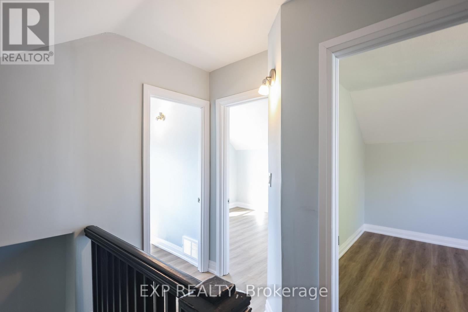 1275 Cannon Street E, Hamilton (Crown Point), Ontario  L8H 1V5 - Photo 10 - X12473735