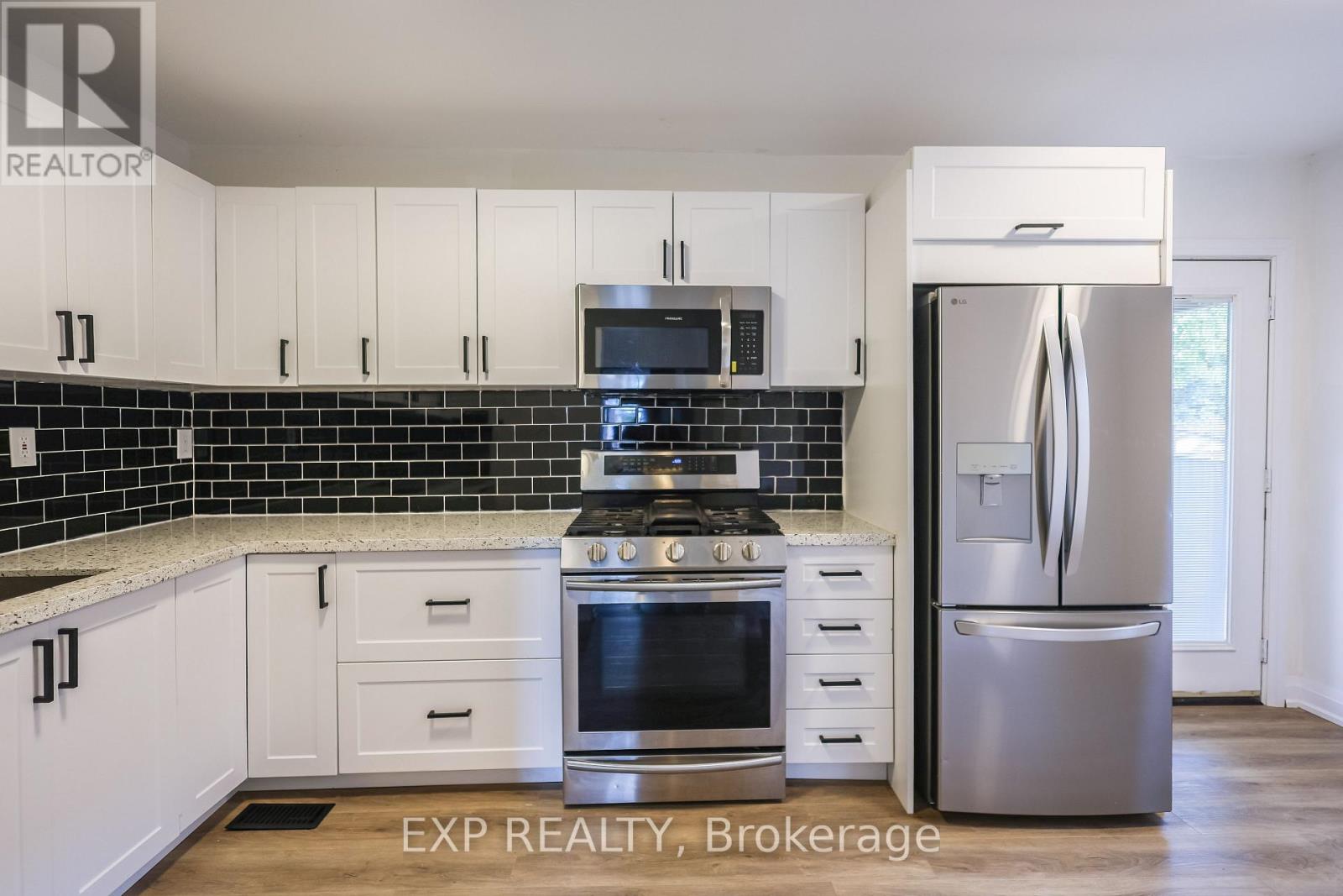 1275 Cannon Street E, Hamilton (Crown Point), Ontario  L8H 1V5 - Photo 7 - X12473735