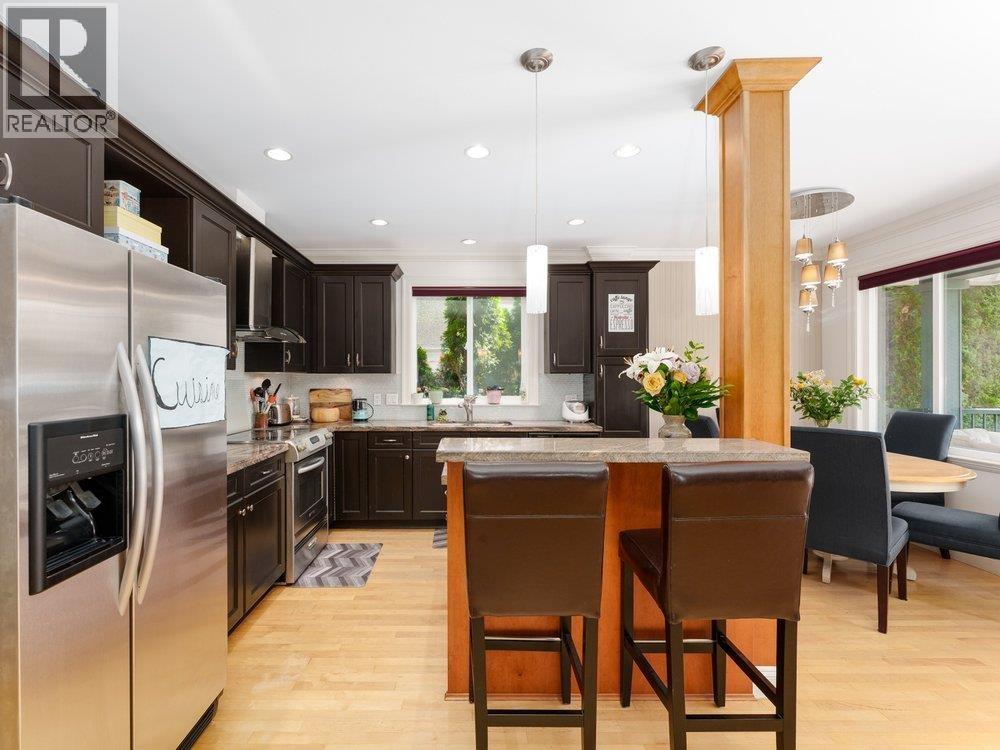 331 W 14th Street, North Vancouver, British Columbia  V7M 1P5 - Photo 10 - R3060409