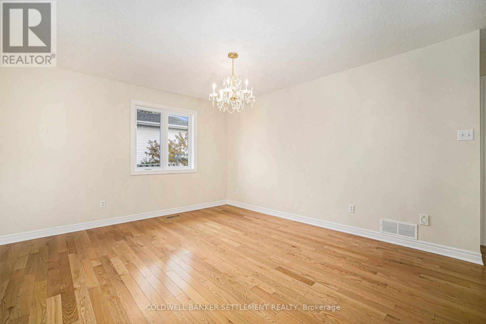 4 Treelawn Boulevard, Perth, Ontario  K7H 3L9 - Photo 6 - X12473918