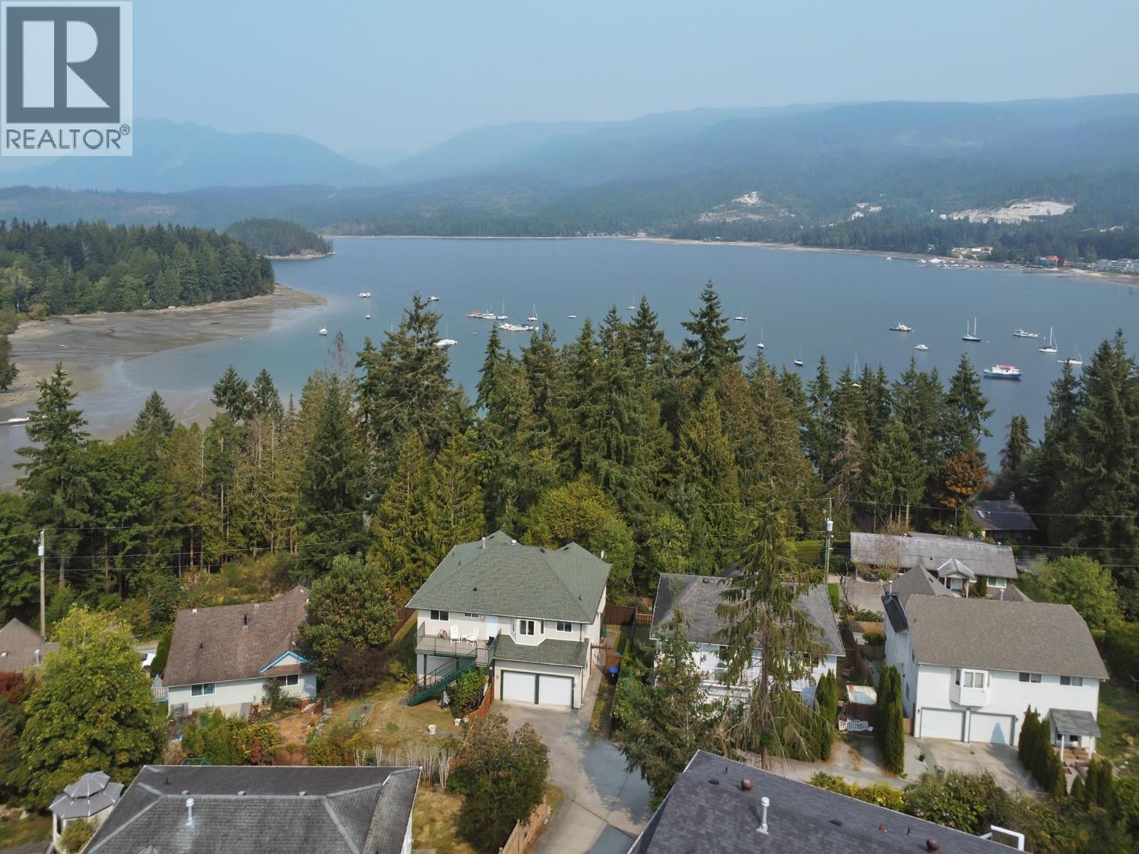 5866A TURNSTONE CRESCENT, Sechelt, British Columbia