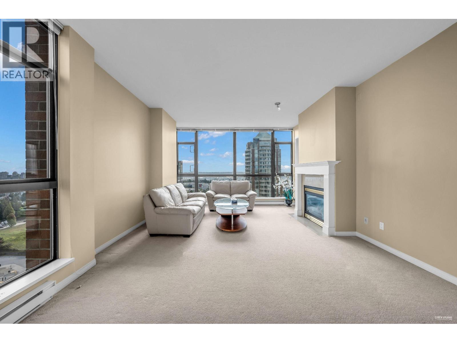 2302 6837 Station Hill Drive, Burnaby, British Columbia  V3N 5B7 - Photo 5 - R3060417
