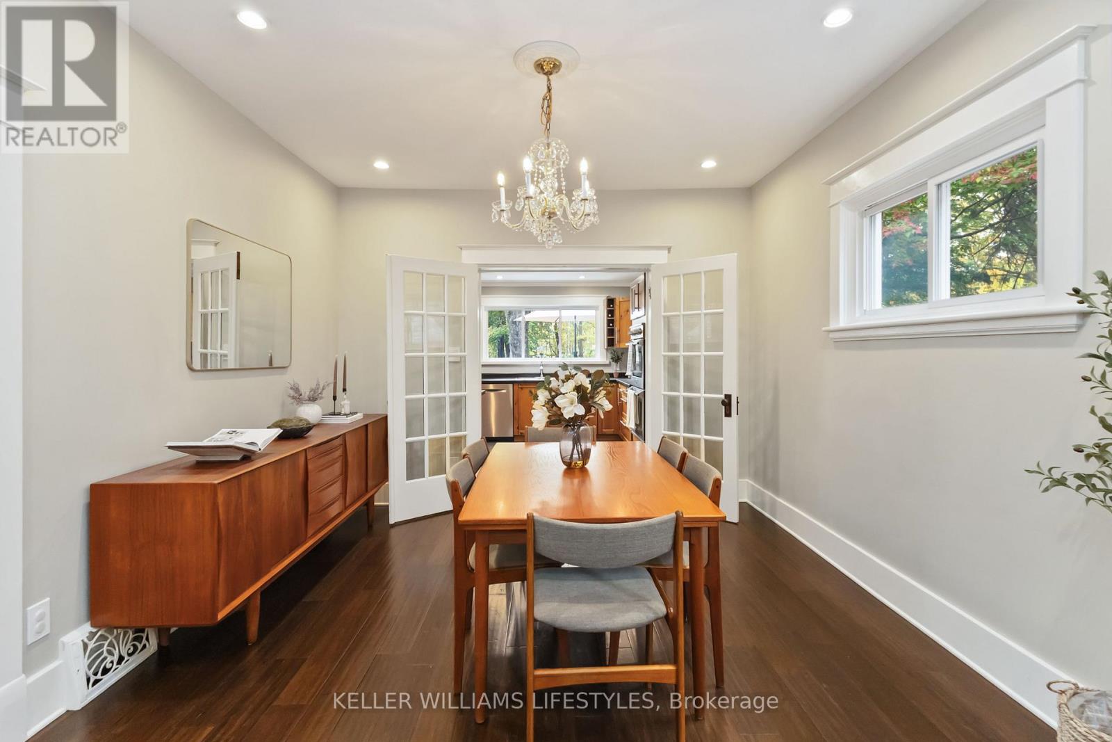 Photo 14 of 49 for 17 Erie Avenue