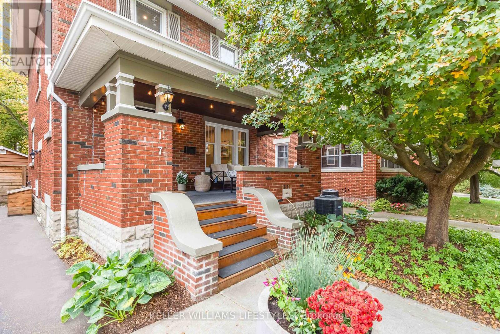 17 Erie Avenue, London South, Ontario  N6J 1H9 - Photo 2 - X12469971
