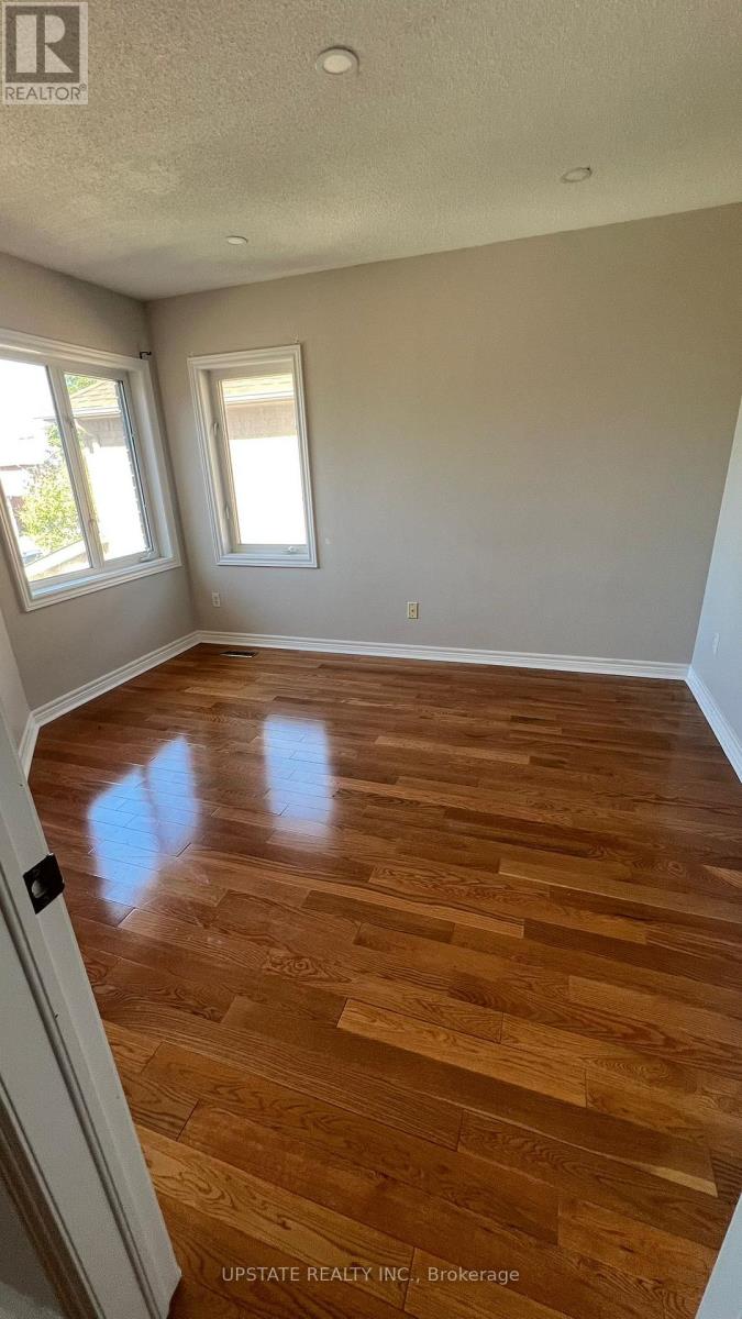 18 Highwood Road, Brampton, Ontario  L6Z 4T7 - Photo 12 - W12425881