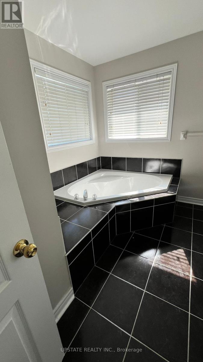 18 Highwood Road, Brampton, Ontario  L6Z 4T7 - Photo 15 - W12425881