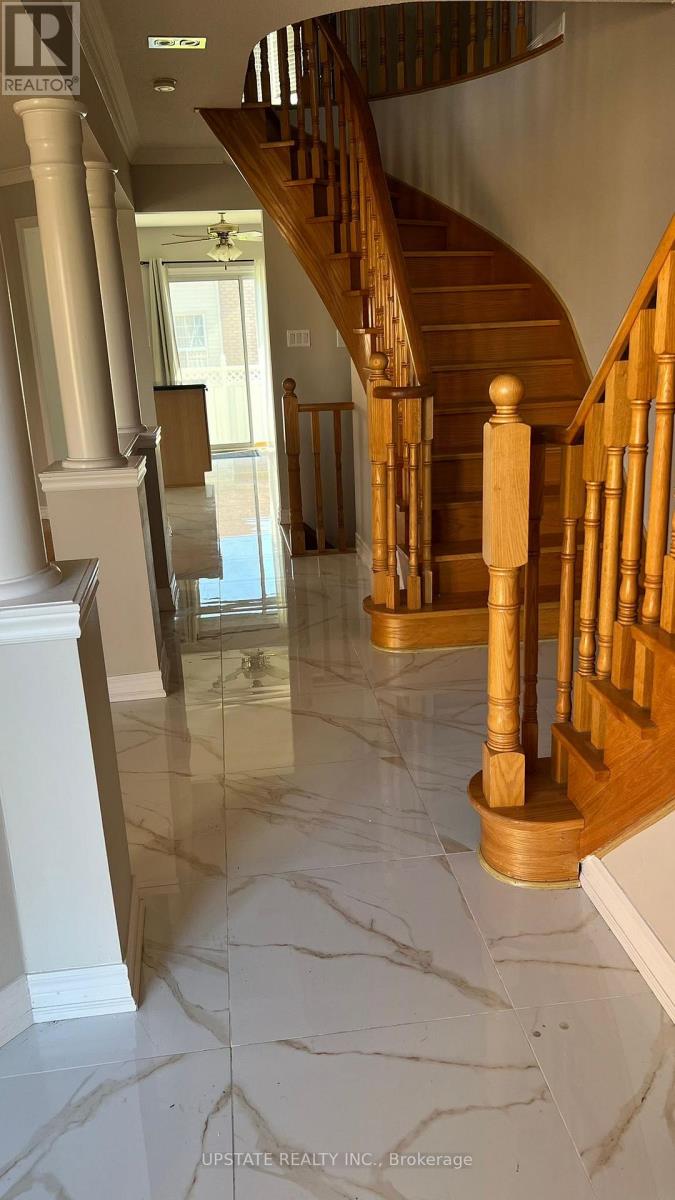 18 Highwood Road, Brampton, Ontario  L6Z 4T7 - Photo 2 - W12425881