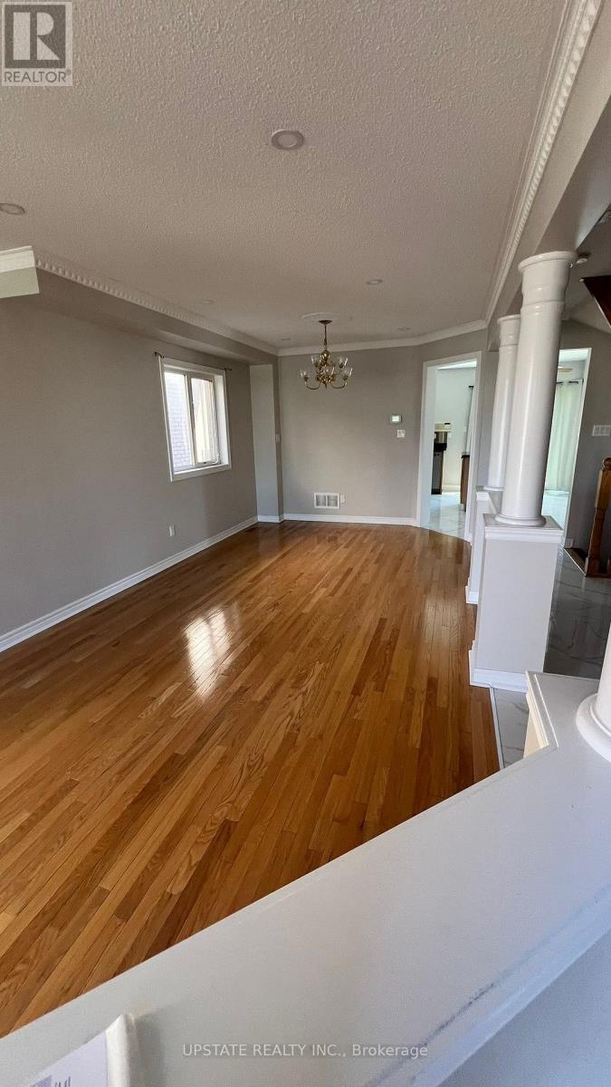 18 Highwood Road, Brampton, Ontario  L6Z 4T7 - Photo 3 - W12425881