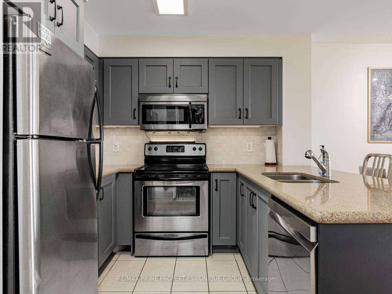 709 - 18 Harding Boulevard, Richmond Hill, Ontario  L4C 0T3 - Photo 10 - N12452569