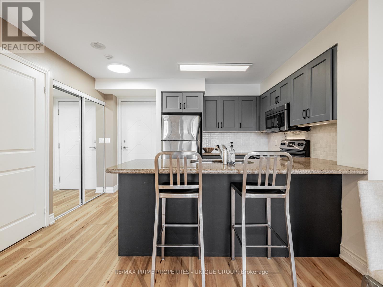 709 - 18 Harding Boulevard, Richmond Hill, Ontario  L4C 0T3 - Photo 8 - N12452569