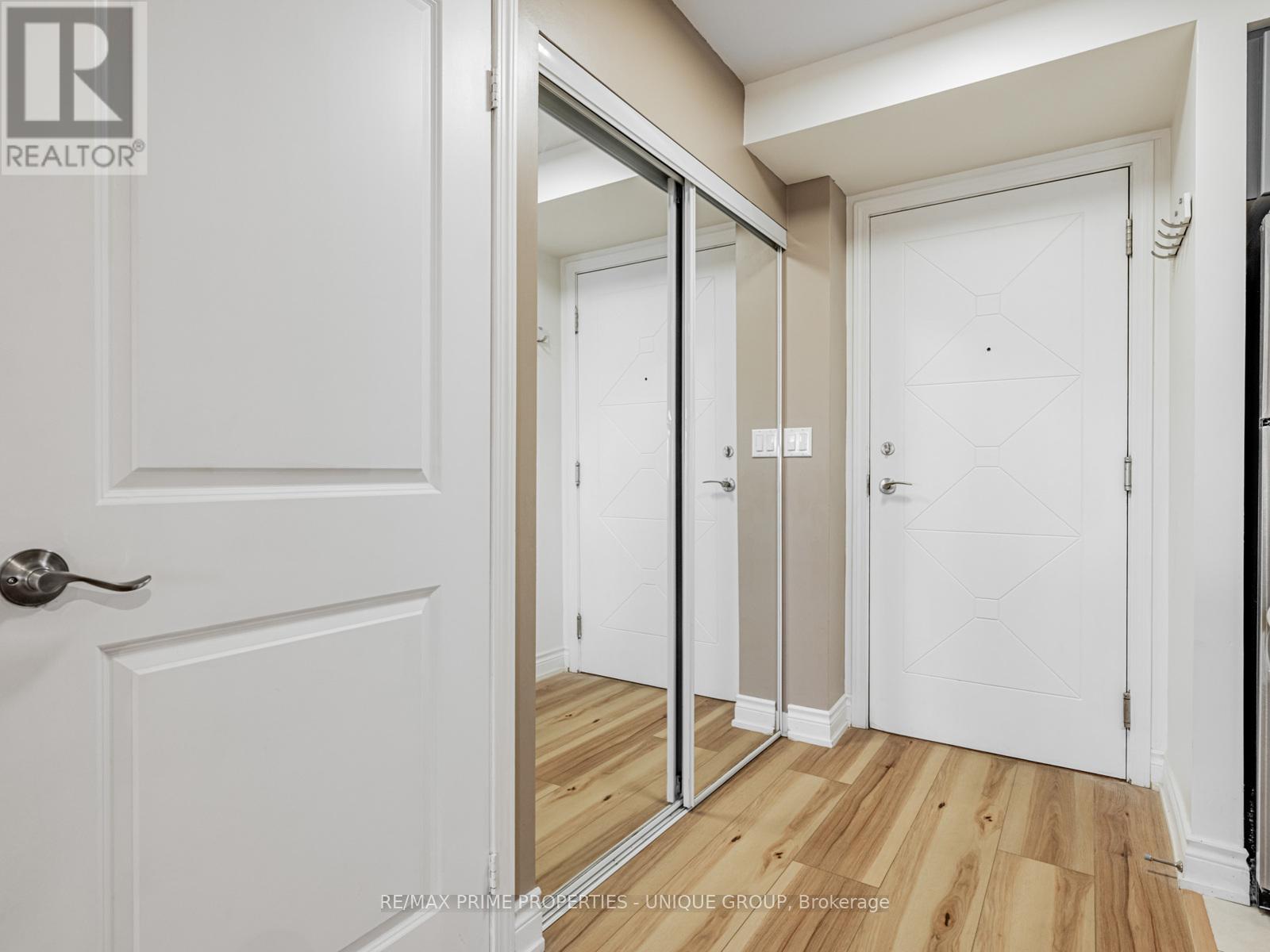709 - 18 Harding Boulevard, Richmond Hill, Ontario  L4C 0T3 - Photo 6 - N12452569
