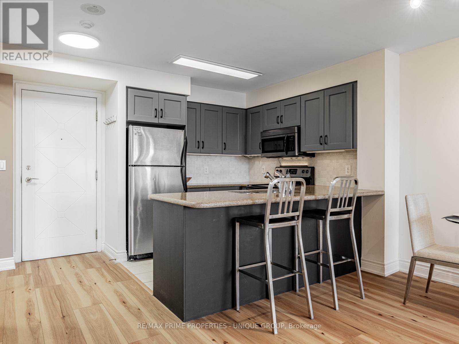 709 - 18 Harding Boulevard, Richmond Hill, Ontario  L4C 0T3 - Photo 7 - N12452569
