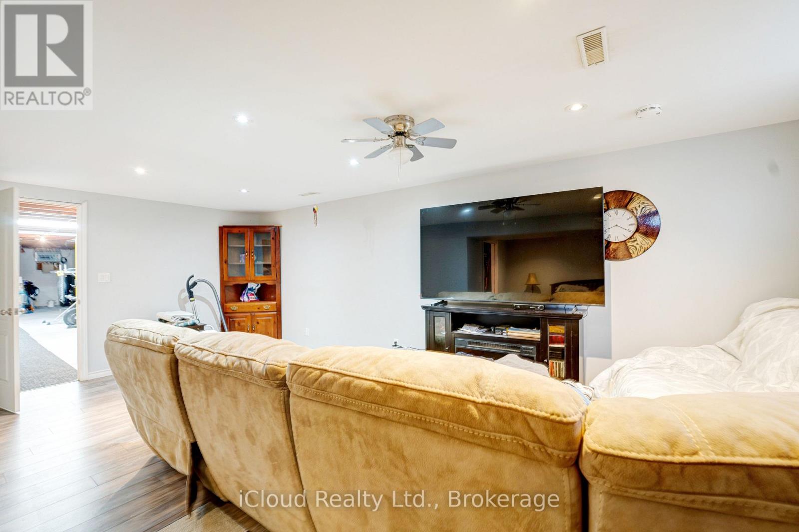 22186 Kennedy Road, East Gwillimbury, Ontario  L0G 1V0 - Photo 33 - N12472330