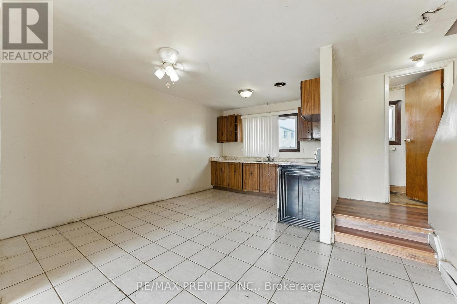 164e Henry Street, Brantford, Ontario  N3S 5C7 - Photo 8 - X12449336