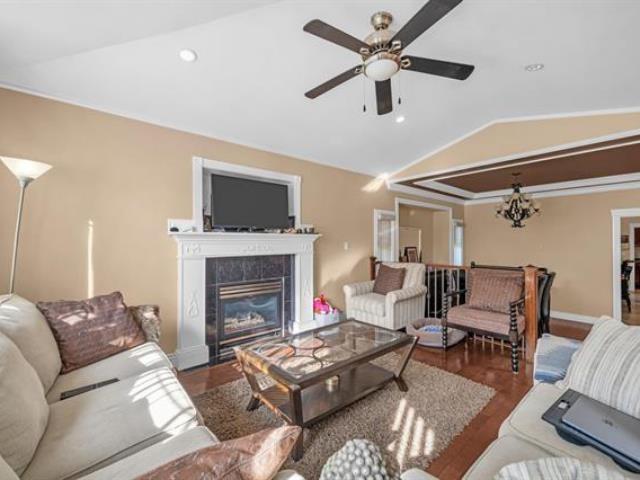 12699 99 Avenue, Surrey, British Columbia  V3V 2P6 - Photo 3 - R3060246