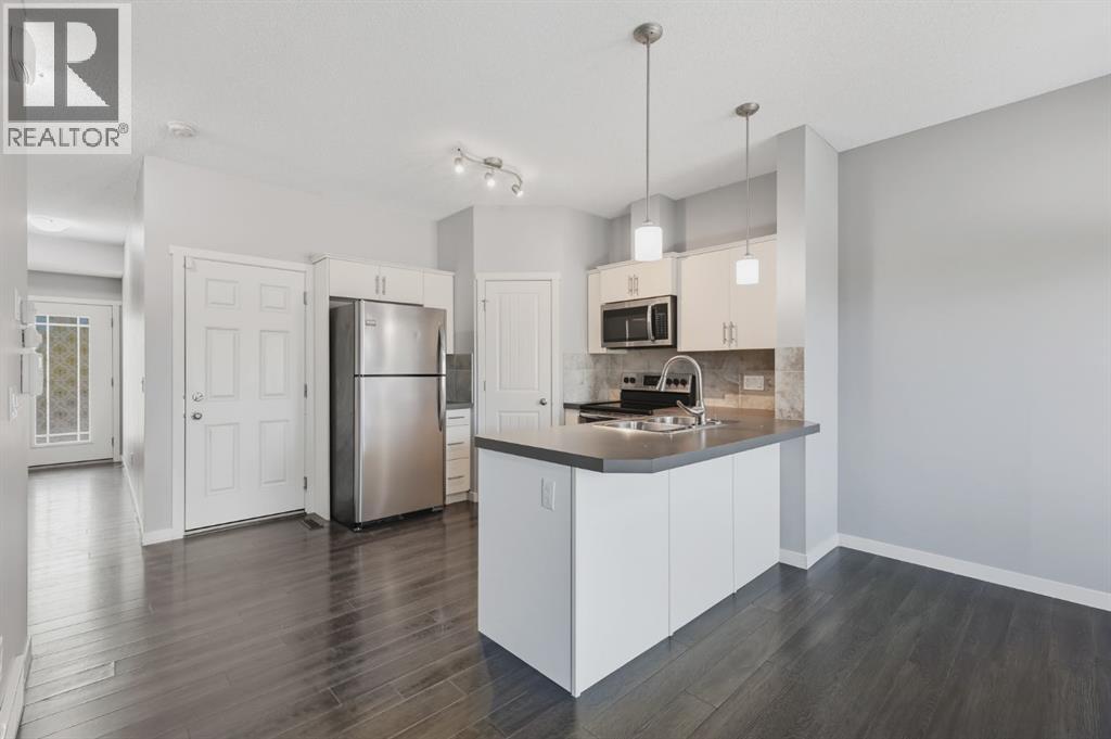 7 Copperpond Landing Se, Calgary, Alberta  T2Z 1G6 - Photo 9 - A2259666