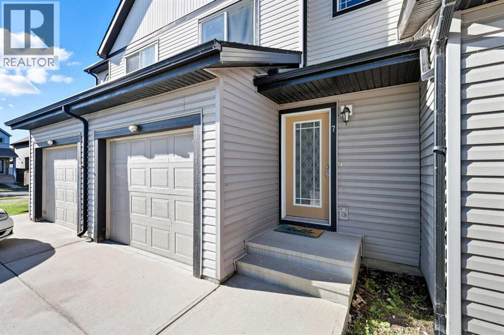 7 Copperpond Landing Se, Calgary, Alberta  T2Z 1G6 - Photo 4 - A2259666