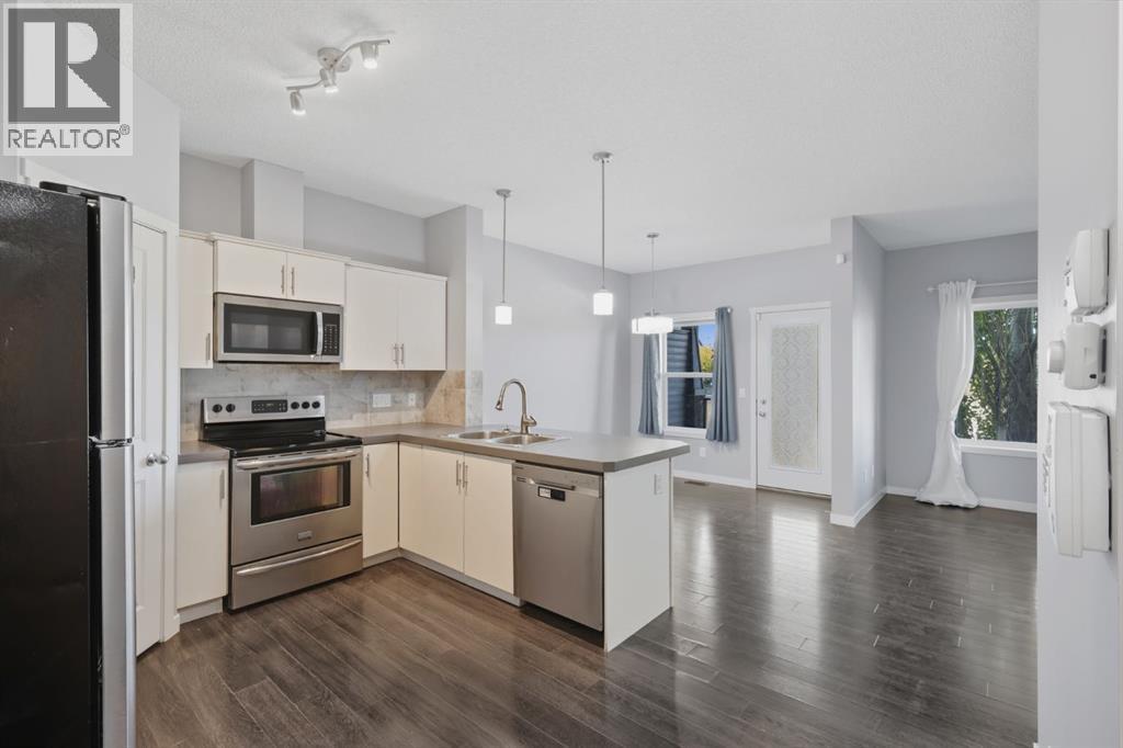 7 Copperpond Landing Se, Calgary, Alberta  T2Z 1G6 - Photo 7 - A2259666