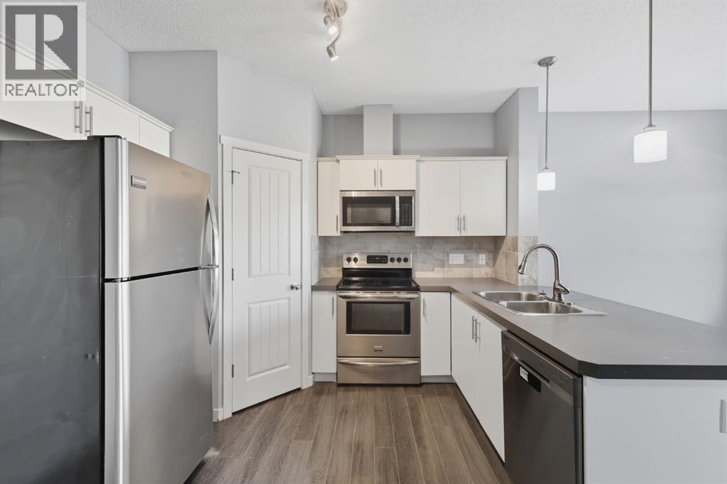 7 Copperpond Landing Se, Calgary, Alberta  T2Z 1G6 - Photo 8 - A2259666