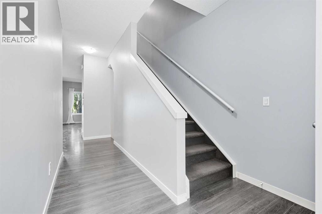 7 Copperpond Landing Se, Calgary, Alberta  T2Z 1G6 - Photo 6 - A2259666