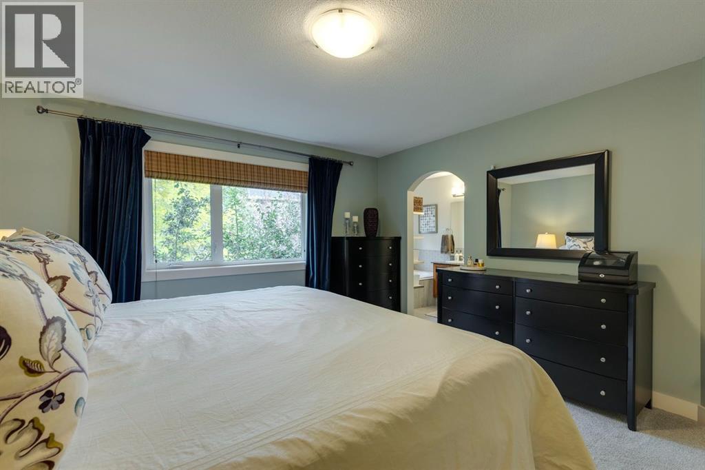 60 Elmont Court Sw, Calgary, Alberta  T3H 5Z8 - Photo 24 - A2261372