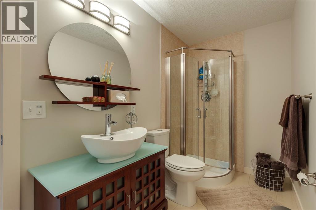 60 Elmont Court Sw, Calgary, Alberta  T3H 5Z8 - Photo 40 - A2261372