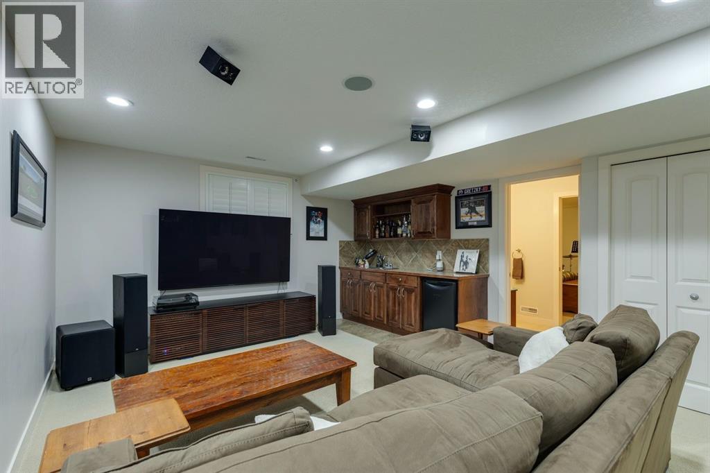 60 Elmont Court Sw, Calgary, Alberta  T3H 5Z8 - Photo 35 - A2261372