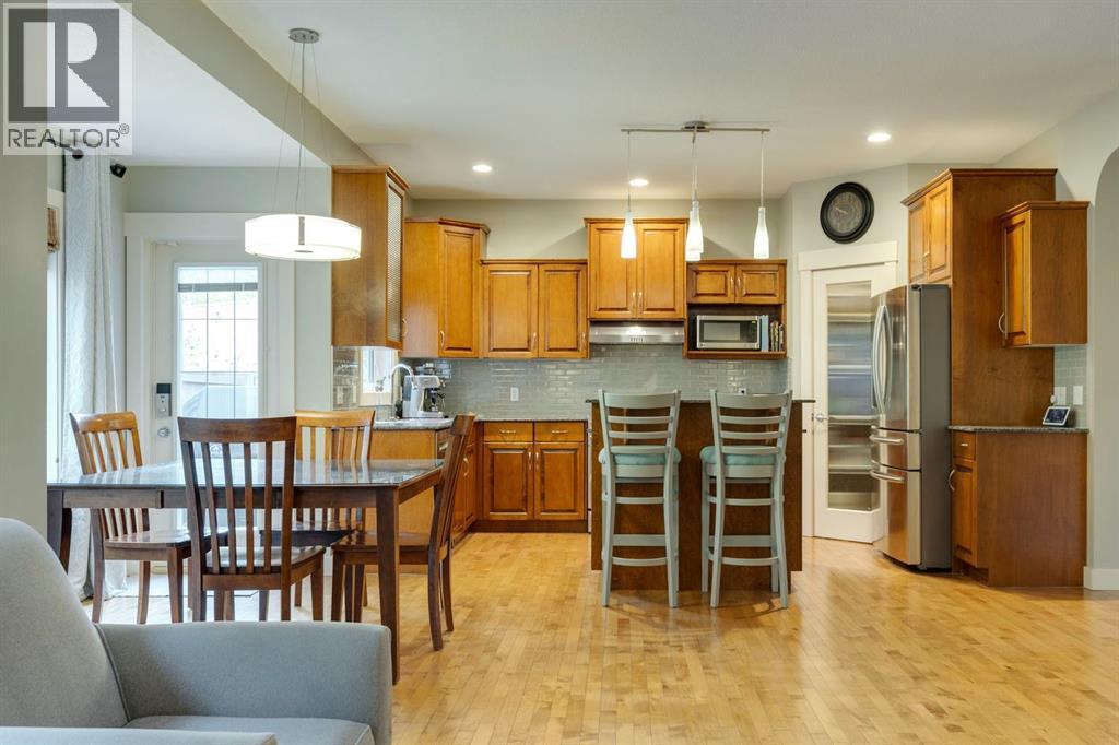 60 Elmont Court Sw, Calgary, Alberta  T3H 5Z8 - Photo 15 - A2261372