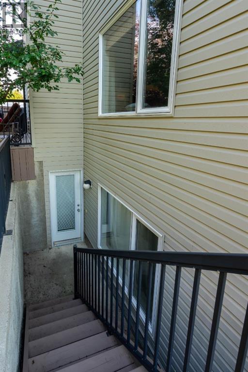 60 Elmont Court Sw, Calgary, Alberta  T3H 5Z8 - Photo 49 - A2261372