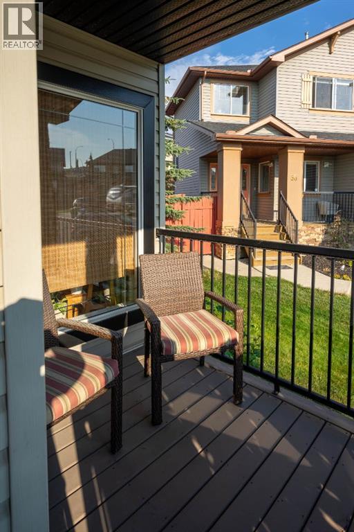 60 Elmont Court Sw, Calgary, Alberta  T3H 5Z8 - Photo 4 - A2261372