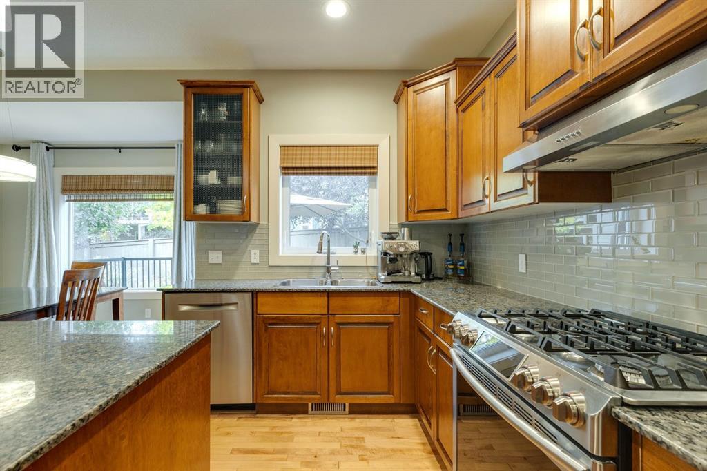 60 Elmont Court Sw, Calgary, Alberta  T3H 5Z8 - Photo 11 - A2261372