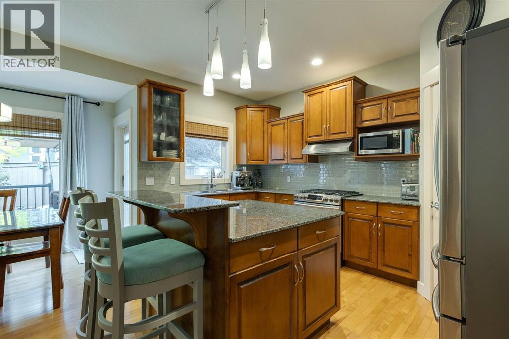 60 Elmont Court Sw, Calgary, Alberta  T3H 5Z8 - Photo 12 - A2261372