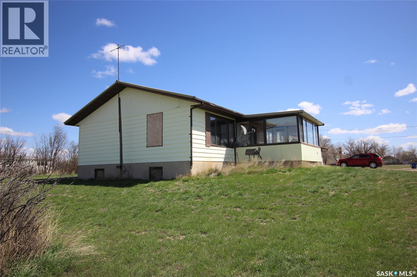 223 2nd Street W, Climax, Saskatchewan  S0N 0N0 - Photo 27 - SK021337