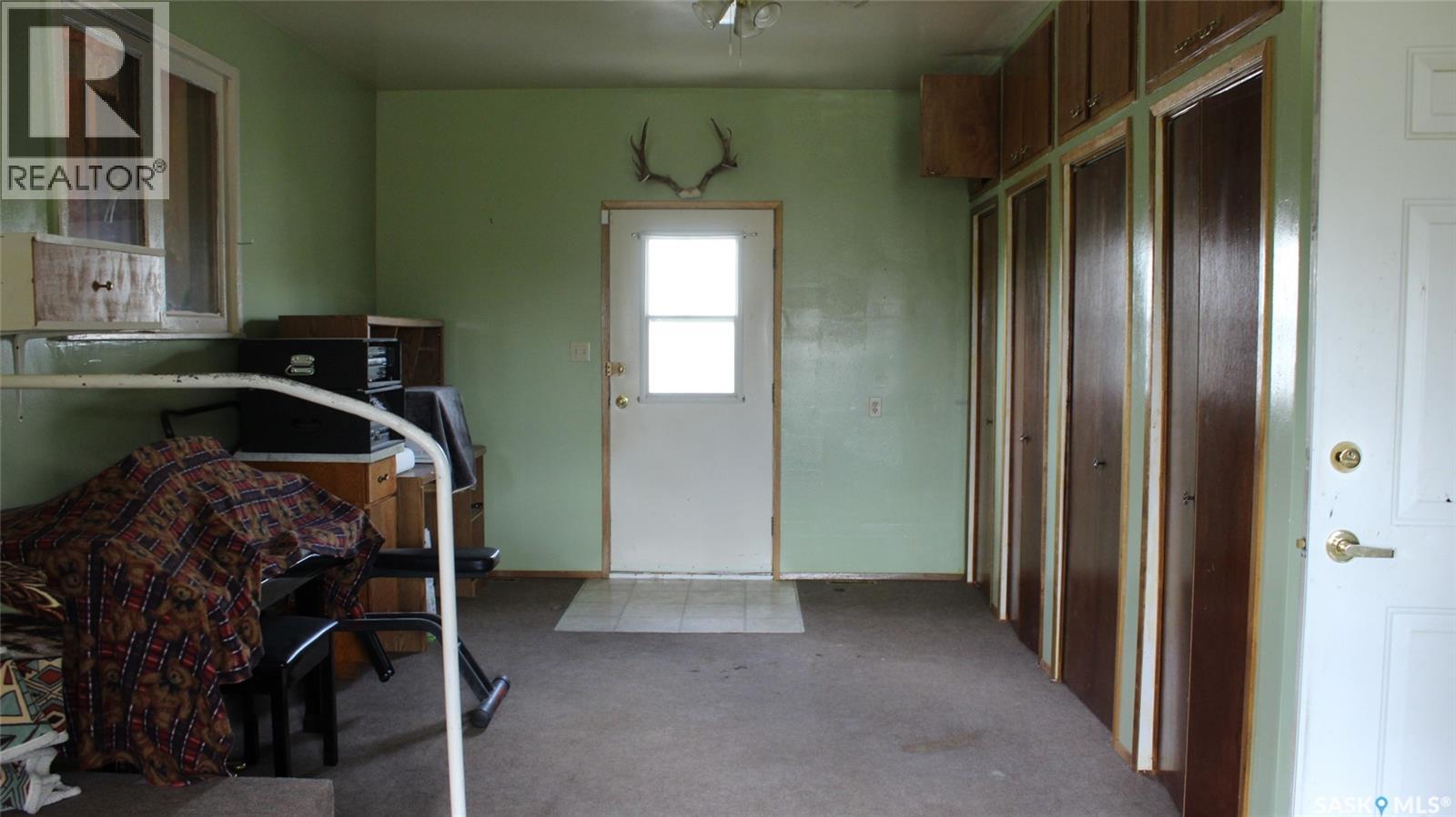 223 2nd Street W, Climax, Saskatchewan  S0N 0N0 - Photo 5 - SK021337