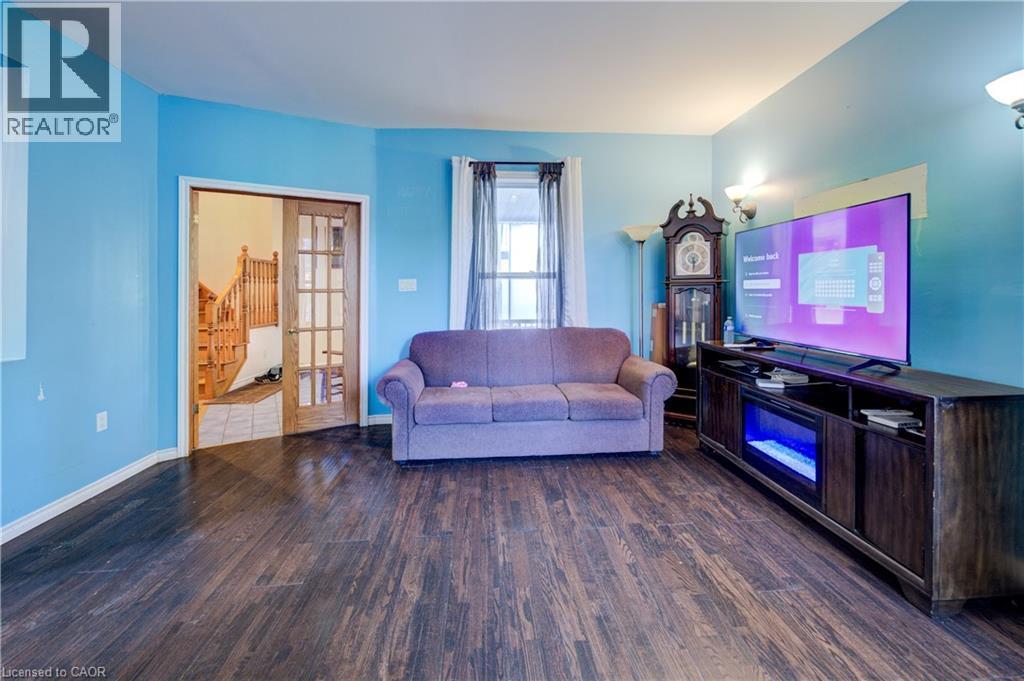 7 Robinson Street S, Grimsby, Ontario  L3M 3C5 - Photo 10 - 40779027