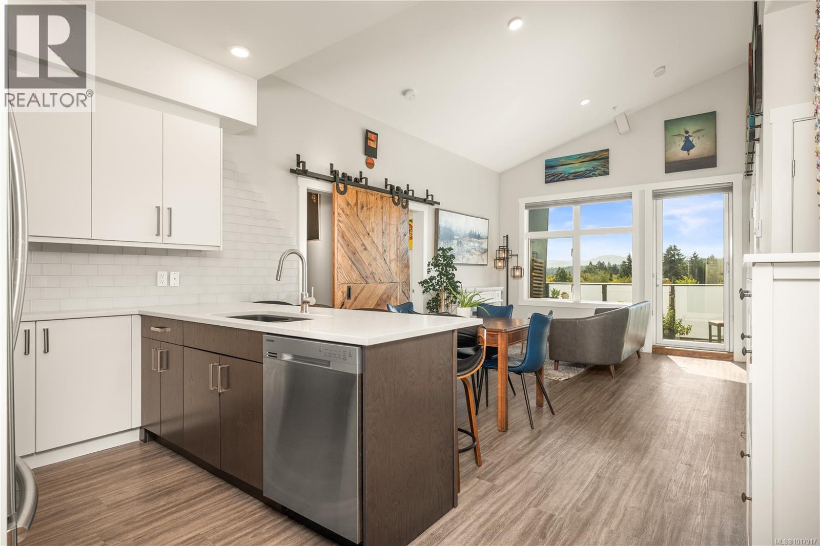 301 525 Third St, Nanaimo, British Columbia  V9R 1W7 - Photo 5 - 1017917