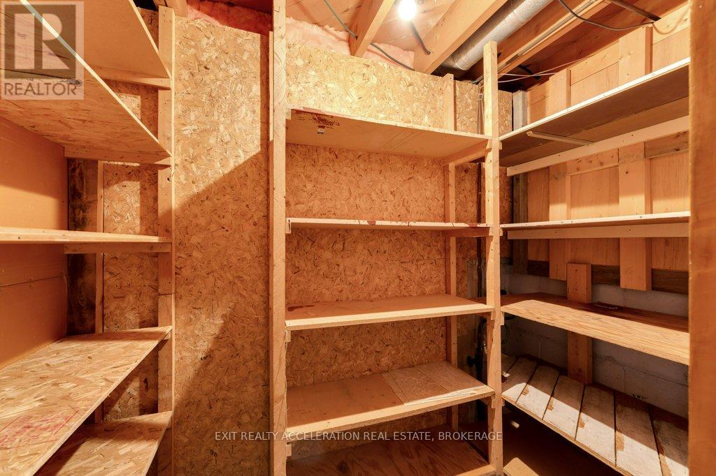 904 Victoria Street, Kingston (East Of Sir John A. Blvd), Ontario  K7K 4T8 - Photo 35 - X12474085
