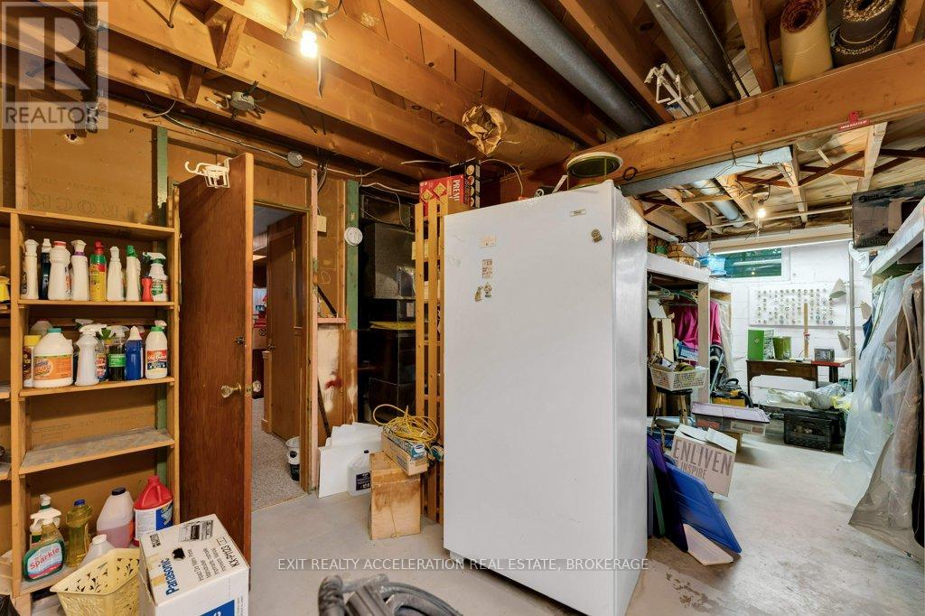 904 Victoria Street, Kingston (East Of Sir John A. Blvd), Ontario  K7K 4T8 - Photo 37 - X12474085
