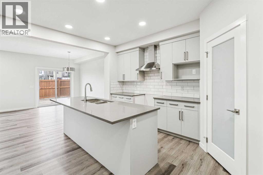 10 Heartwood Villas Se, Calgary, Alberta  T3S 0R9 - Photo 7 - A2254658