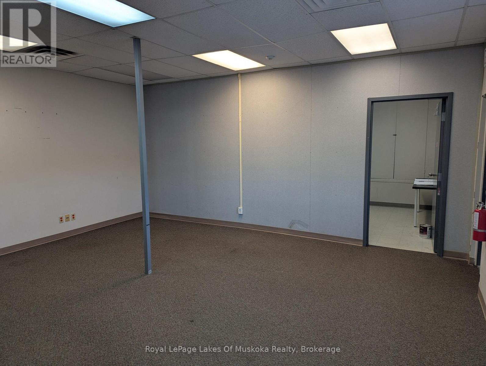 440 Ecclestone Drive, Bracebridge, Ontario  P1L 1Z6 - Photo 8 - X12474008