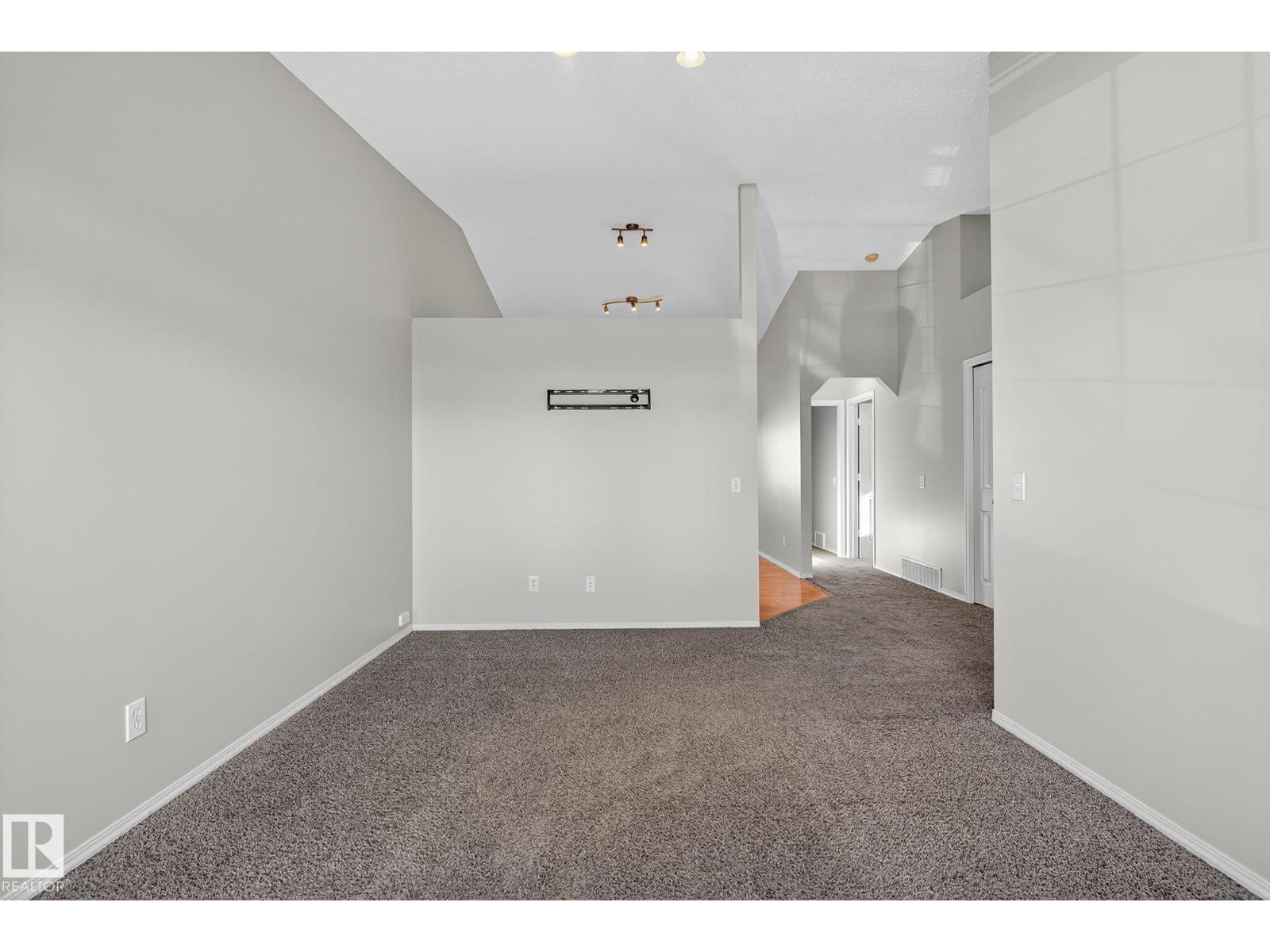 Unknown Address, ,     - Photo 11 - E4462937